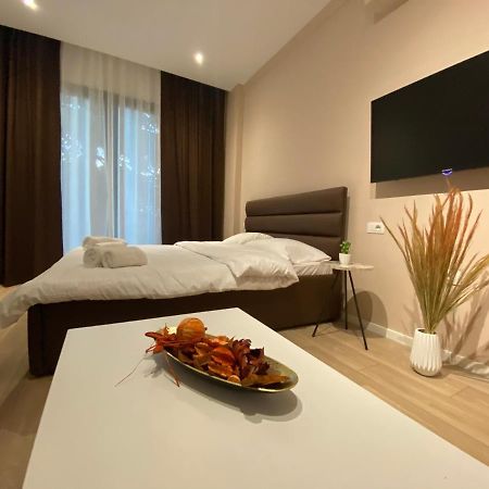 Brand New Apts Located At The City'S Main Square-100 Mbs Wifi Дуррес Екстер'єр фото