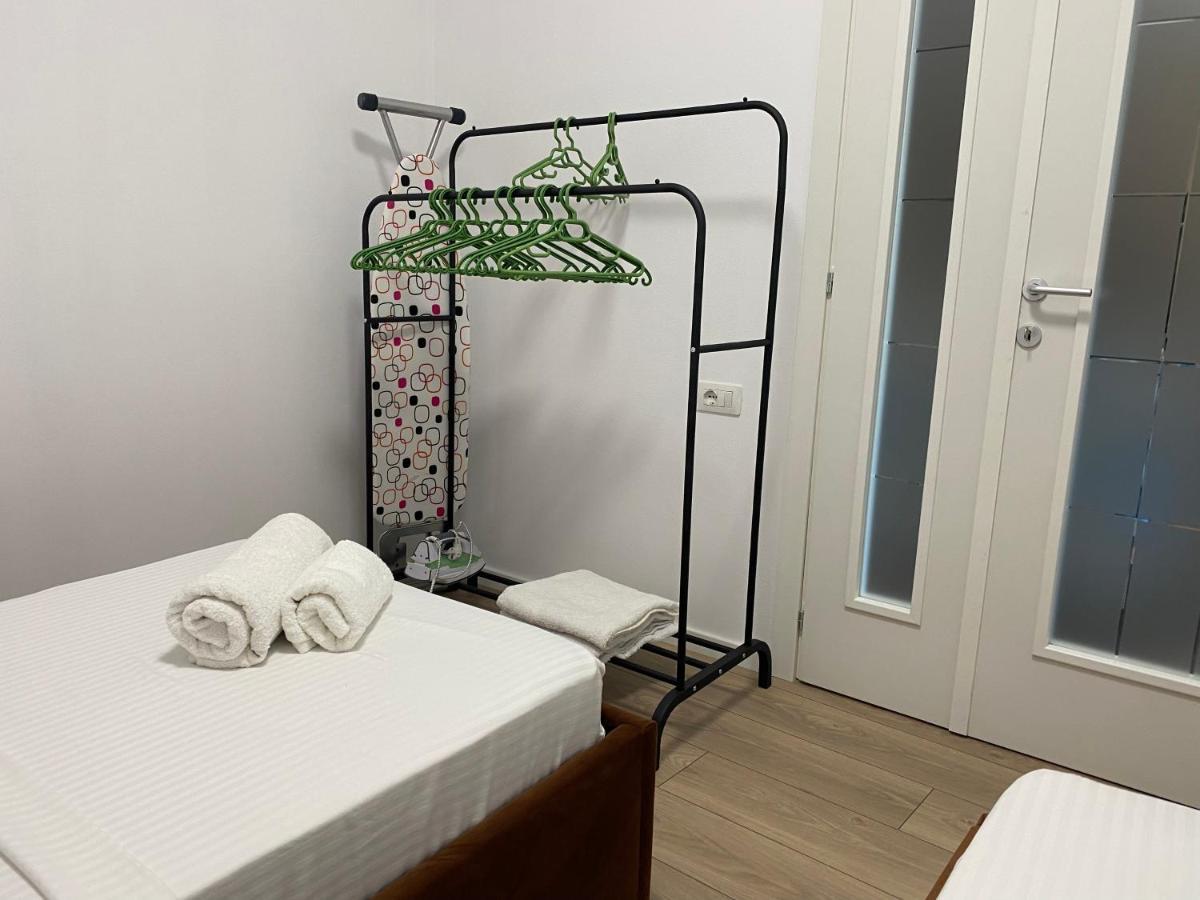 Brand New Apts Located At The City'S Main Square-100 Mbs Wifi Дуррес Екстер'єр фото