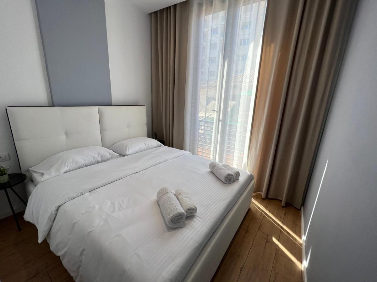 Brand New Apts Located At The City'S Main Square-100 Mbs Wifi Дуррес Екстер'єр фото