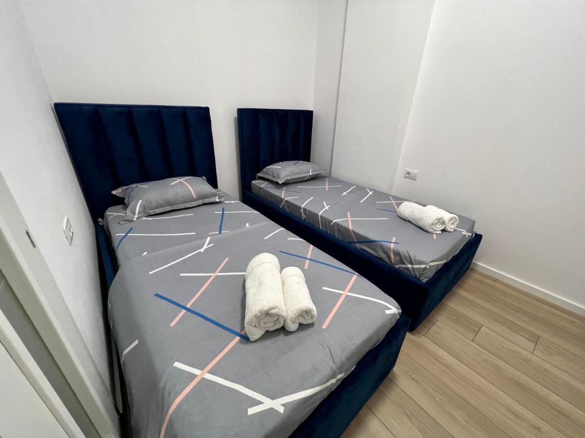 Brand New Apts Located At The City'S Main Square-100 Mbs Wifi Дуррес Екстер'єр фото